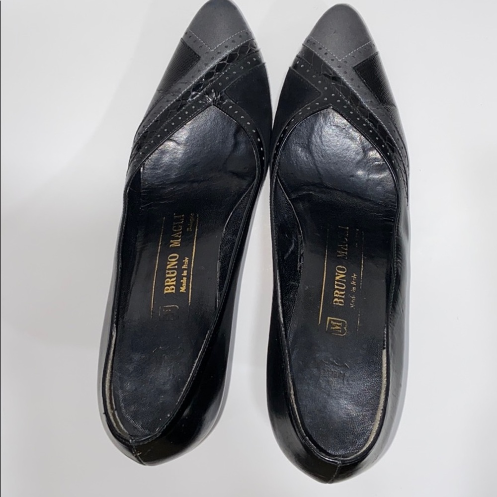 Bruno Magli women heel shoe size 6 2” hell
